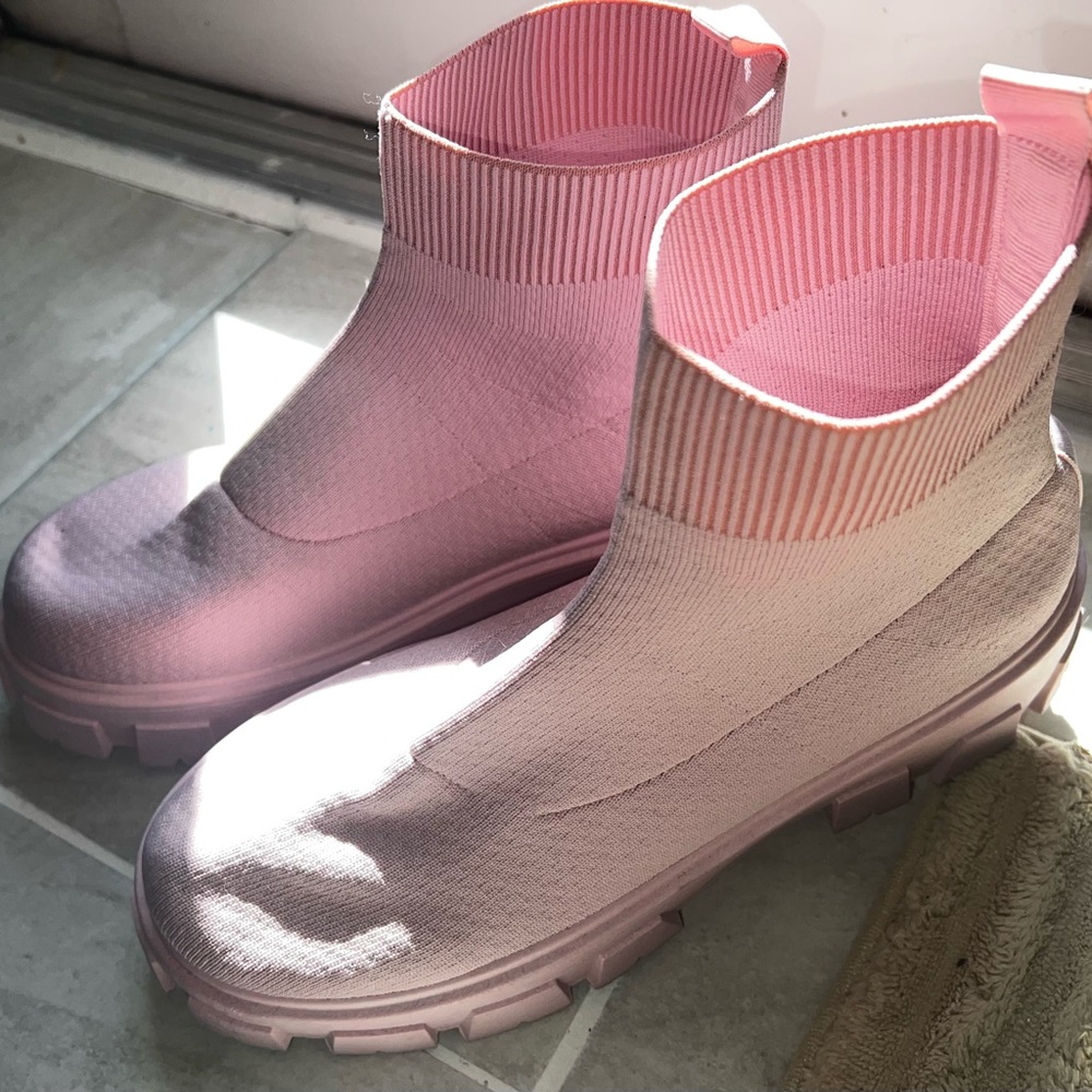 Cape Robbin Pink Woman’s Ankle Sneaker Booties
